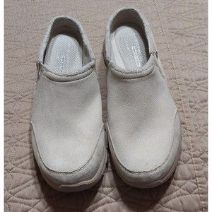 skechers easy going-latte  Shoes Womens 9,memory Foam, Cream  Super Soft.